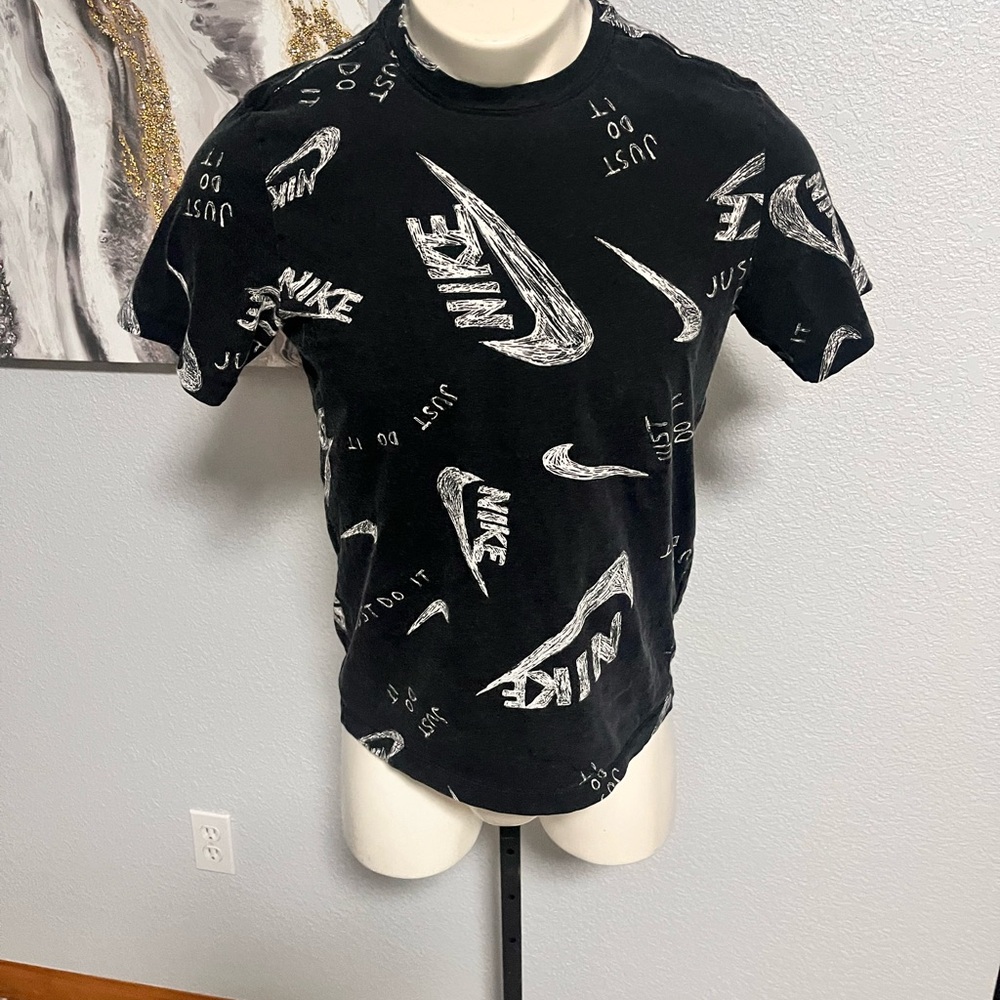 Nike Black Graphic T-Shirt
